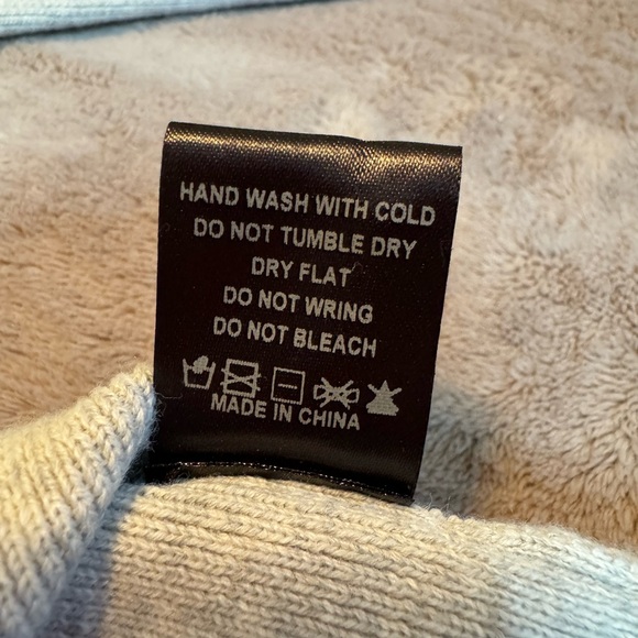 Two-toned Cardigan - Picture 3 of 3